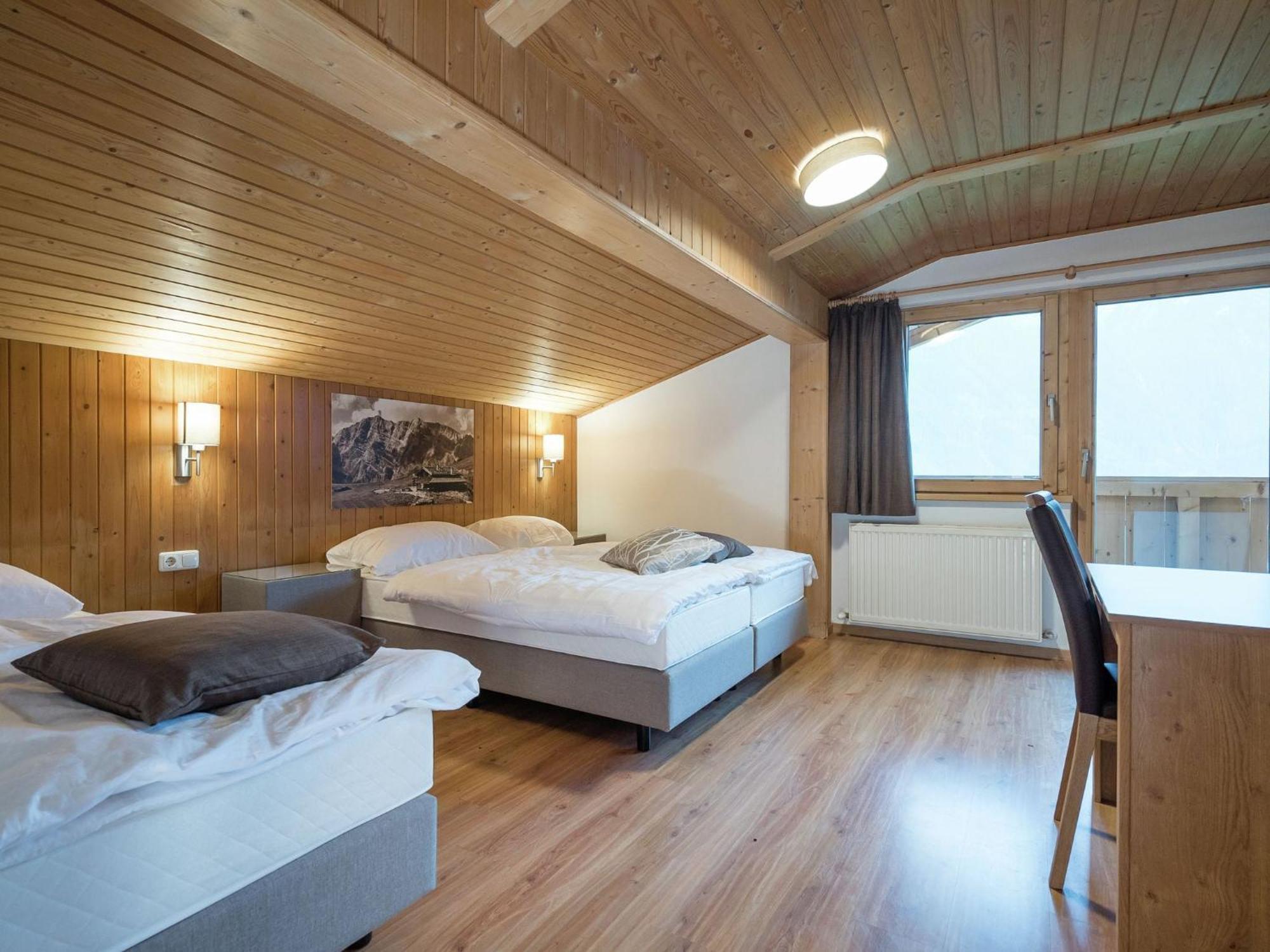 Large luxury chalet near ski area ZillerArena K nigsleiten Konigsleiten Eksteriør bilde