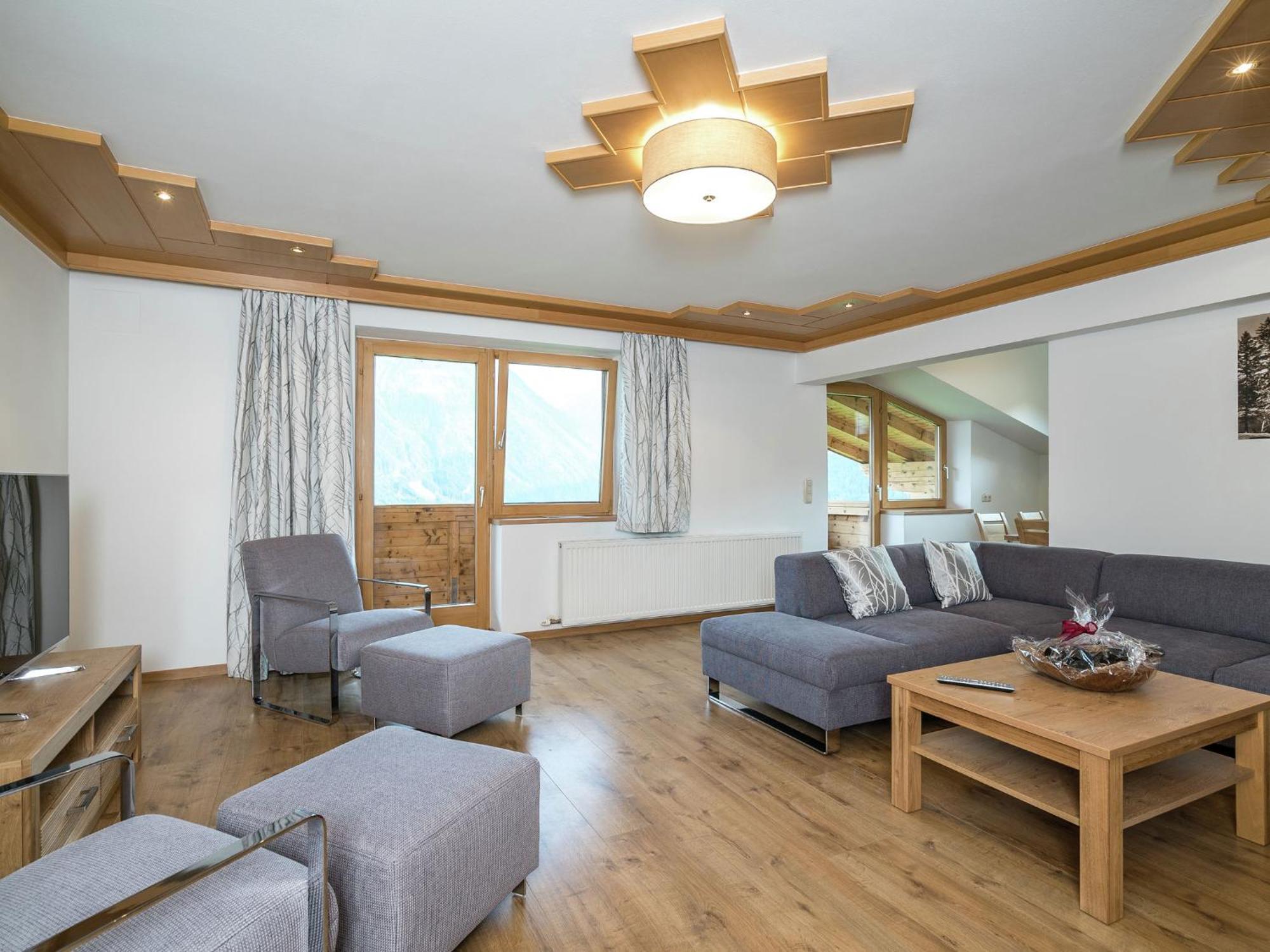 Large luxury chalet near ski area ZillerArena K nigsleiten Konigsleiten Eksteriør bilde