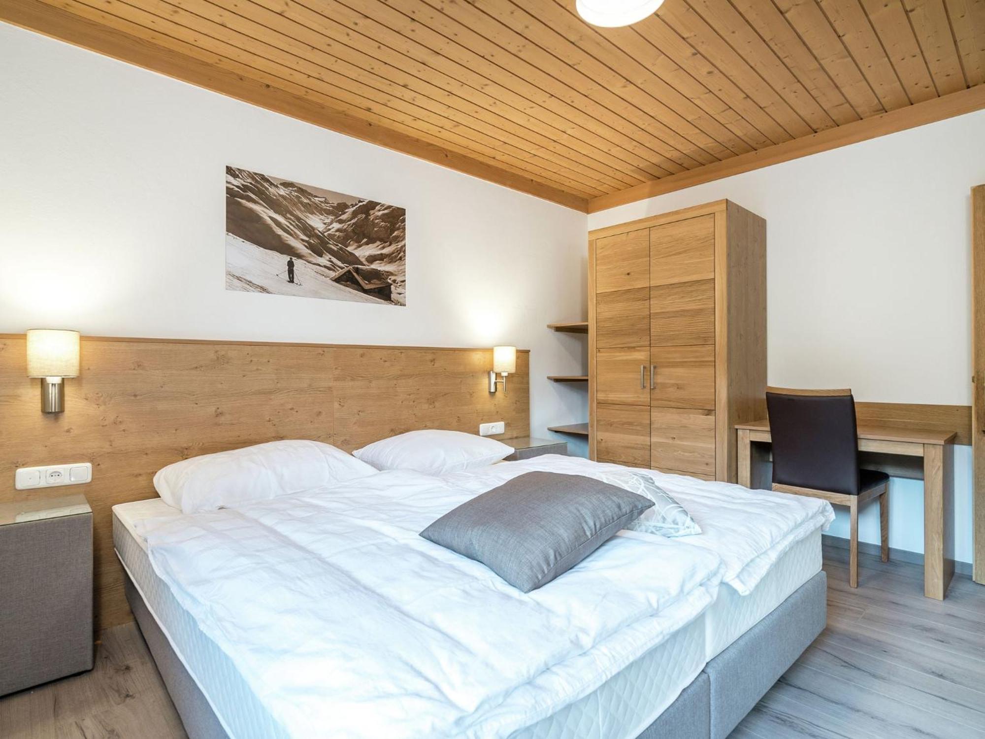 Large luxury chalet near ski area ZillerArena K nigsleiten Konigsleiten Eksteriør bilde