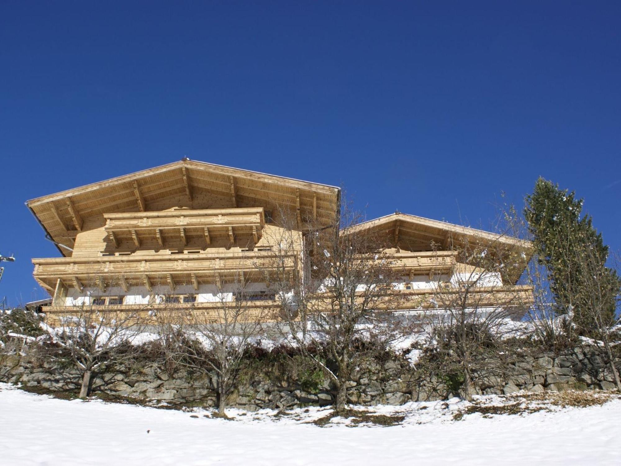Large luxury chalet near ski area ZillerArena K nigsleiten Konigsleiten Eksteriør bilde